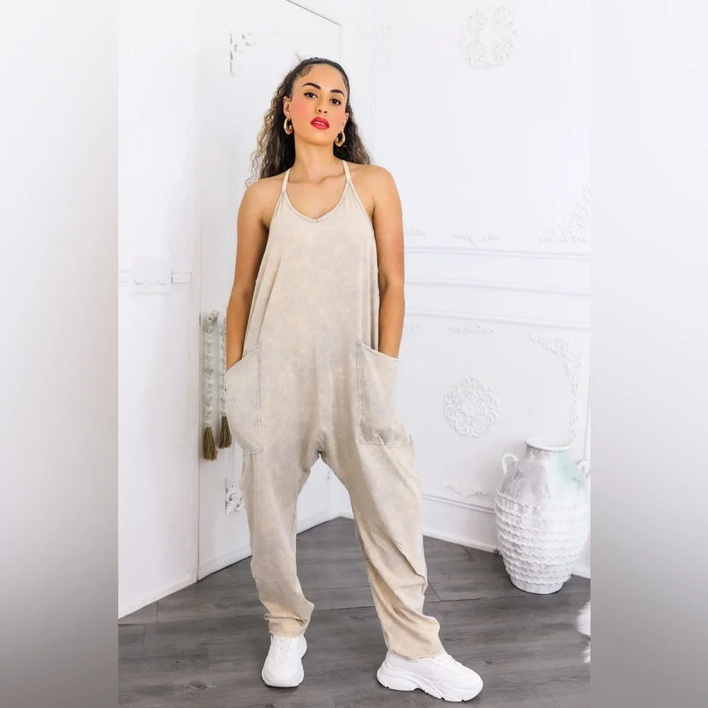 Stylish Beige Jumpsuit with Pockets - Picture 4 of 5